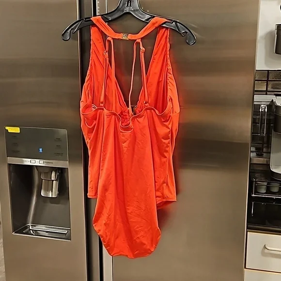 💕TRINA TURK💕 Bijou Solids V-Plunge Plus One Piece Swimsuit Poppy Coral 20W